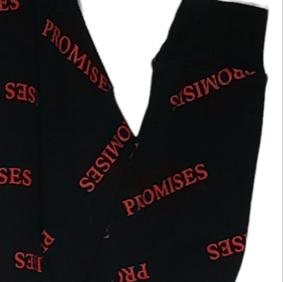 Forever 21 size small black "Promise" on front crop top. 028 - Picture 2 of 4